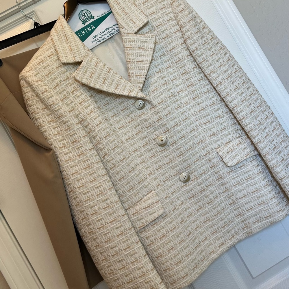 Kasper Jacket size 16 with Ellen Tracy Tan Skirt Size 16.  Excellent condition